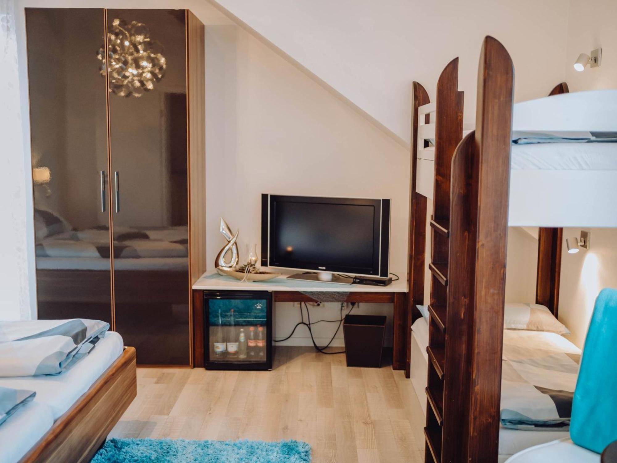 Pension Sterntaler Rheinhausen Esterno foto